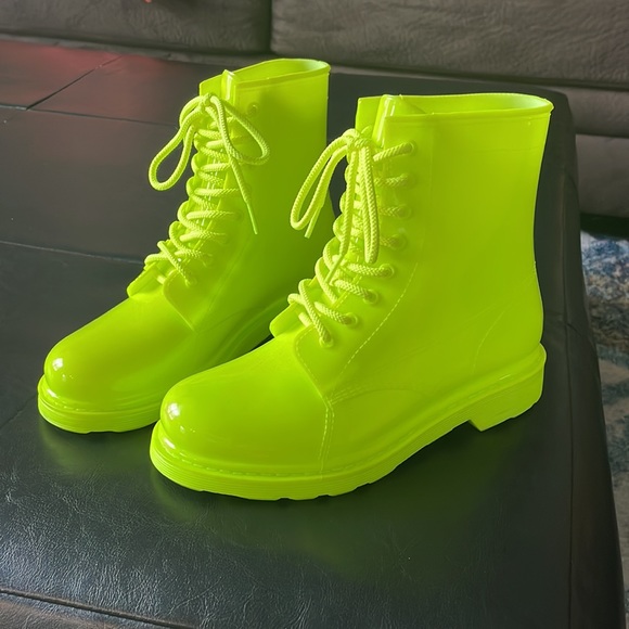 Wild Diva Shoes - Neon Yellow Rubber Lace Up Combat Rain Boots